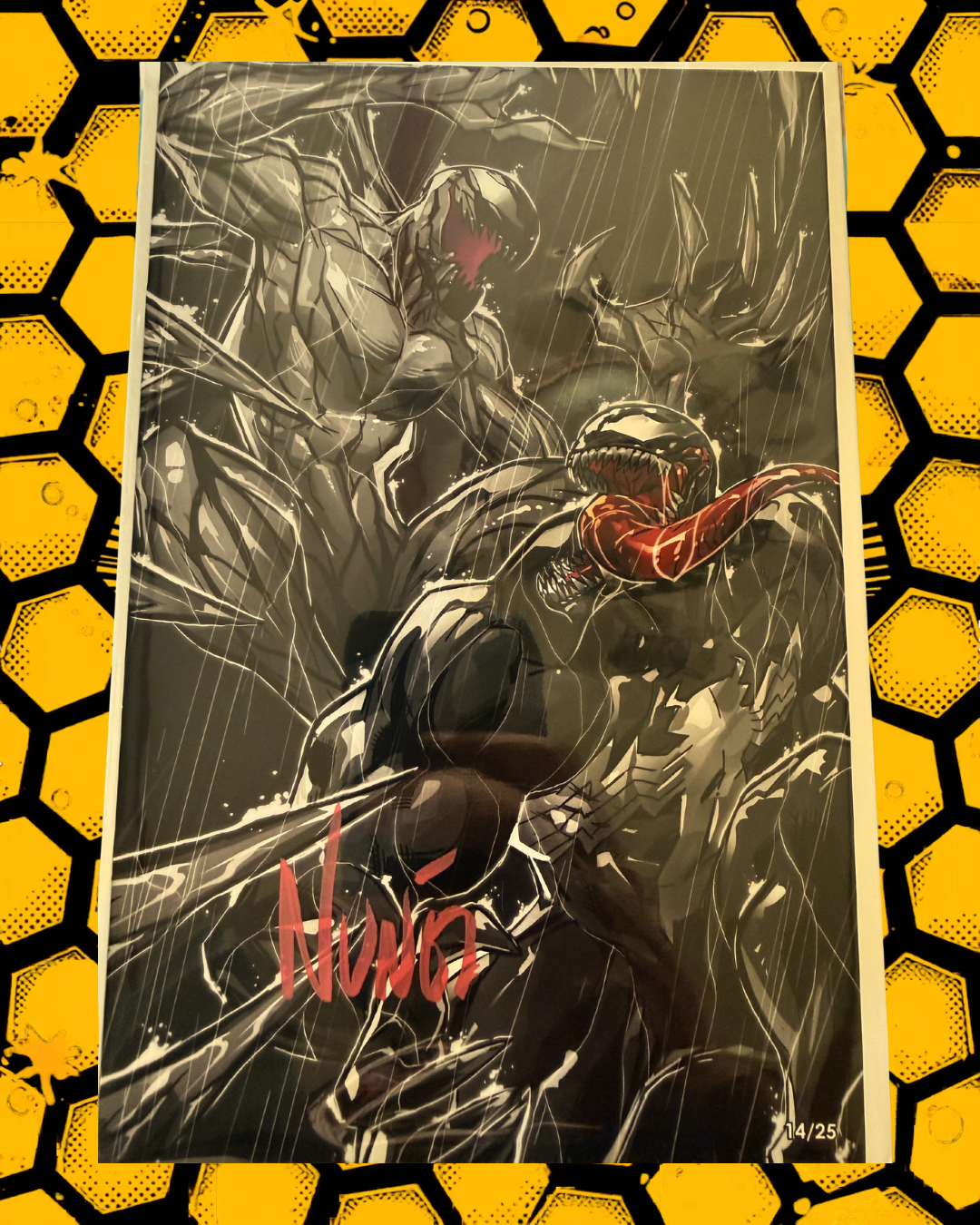 Venom vs Carnage B/W Edition | Shadow Rain Exclusive ⚫⚪ Limited to ONLY 25 Copies – Copy #14/25 ✍️ Signed by Eddie Nunez